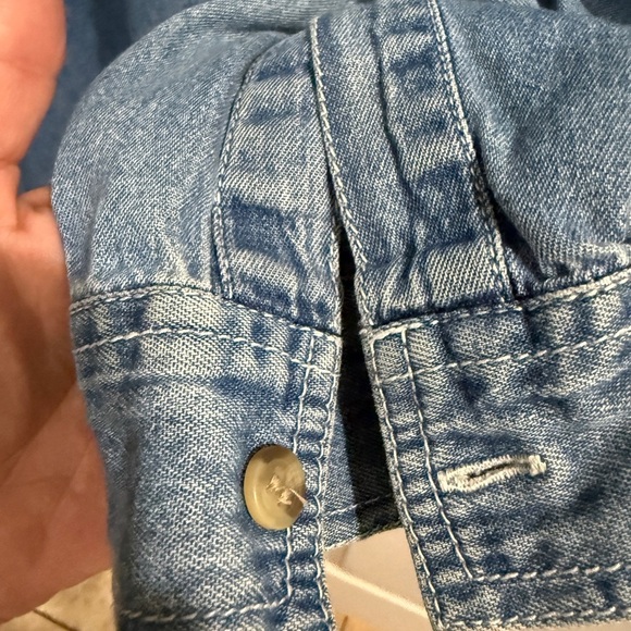 Basic Editions Denim Christmas Cardinal Embroidered Shirt Black Velvet Collar - Picture 6 of 7